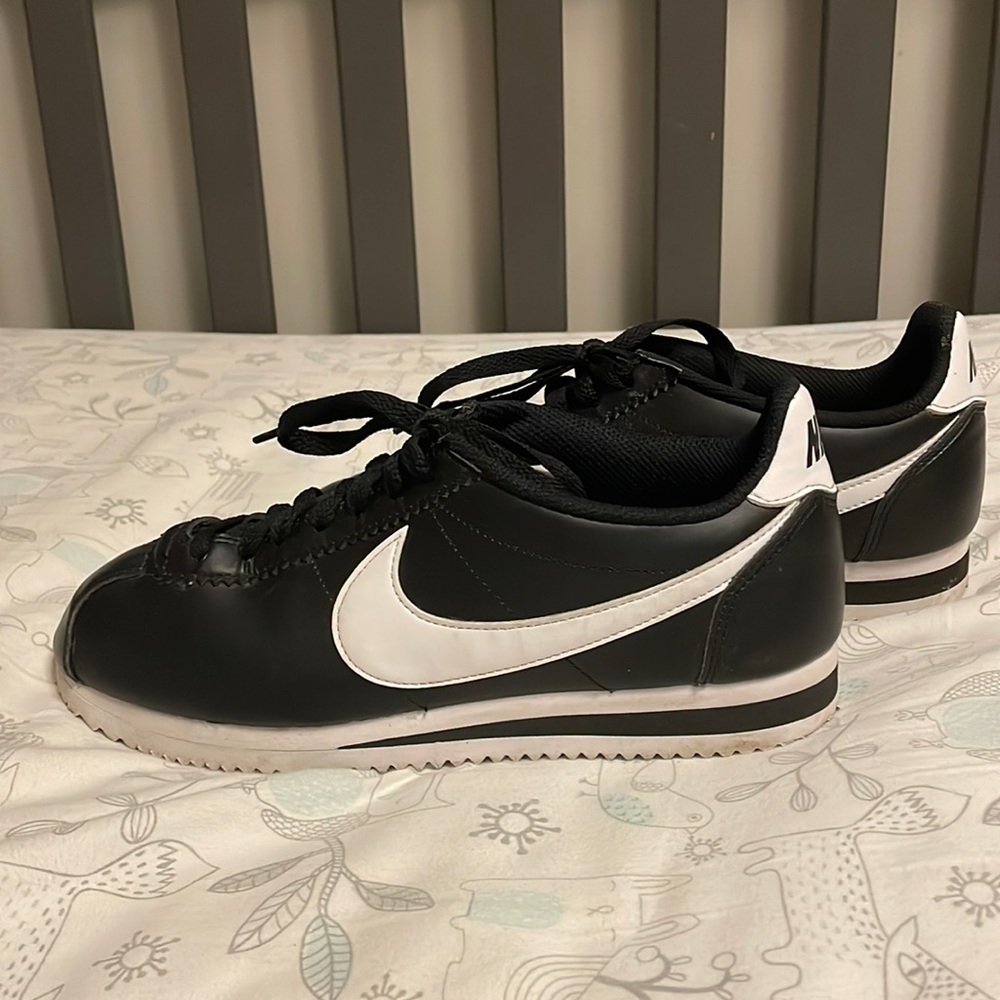 Nike Cortez black and white